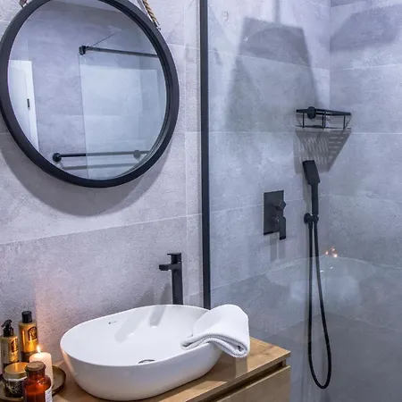 Luxury Casia With Heated Pool And Pleasent Terrace Apartamento