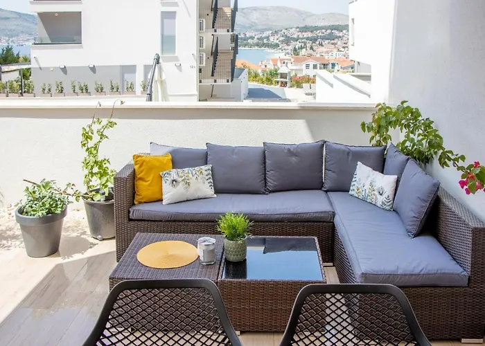 Luxury Casia With Heated Pool And Pleasent Terrace *