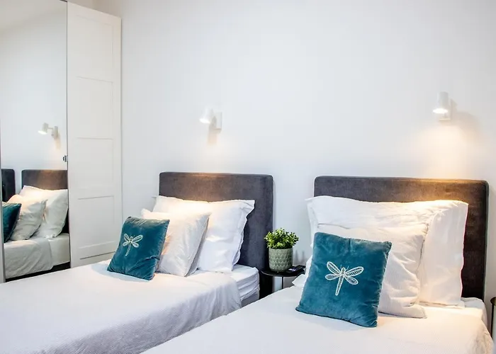 Luxury Casia With Heated Pool And Pleasent Terrace