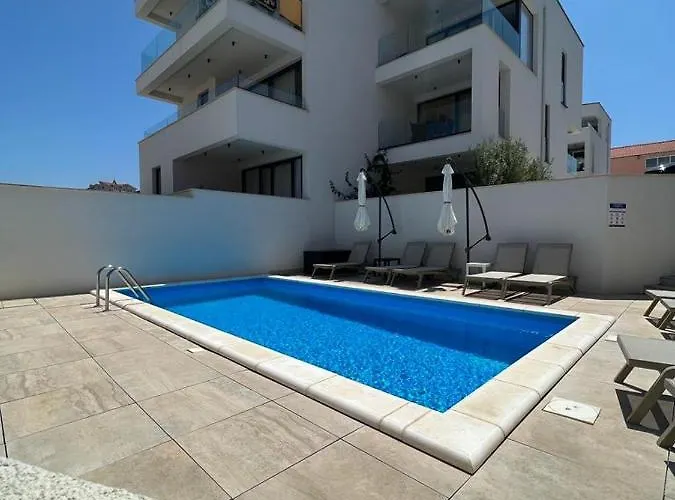 Luxury Casia With Heated Pool And Pleasent Terrace Lägenhet Trogir