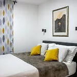 Luxury Casia With Heated Pool And Pleasent Terrace Apartment