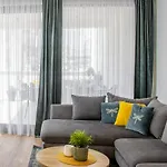 Luxury Casia With Heated Pool And Pleasent Terrace *