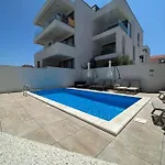 Luxury Casia With Heated Pool And Pleasent Terrace Apartment Trogir