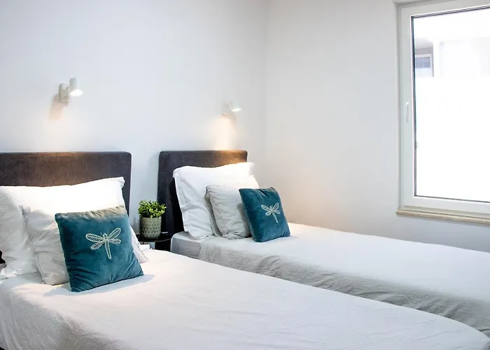 Luxury Casia With Heated Pool And Pleasent Terrace