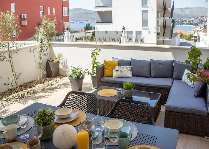 Διαμέρισμα Luxury Casia With Heated Pool And Pleasent Terrace Τρογκίρ